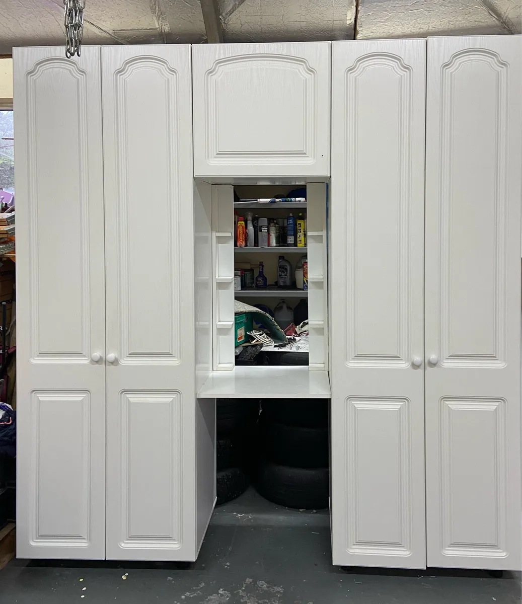 Bedroom wardrobe - Image 1