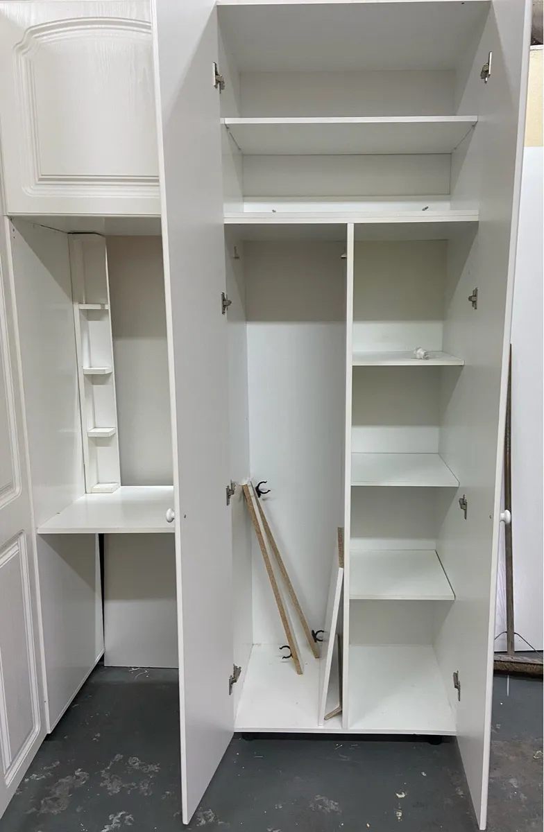 Bedroom wardrobe - Image 3