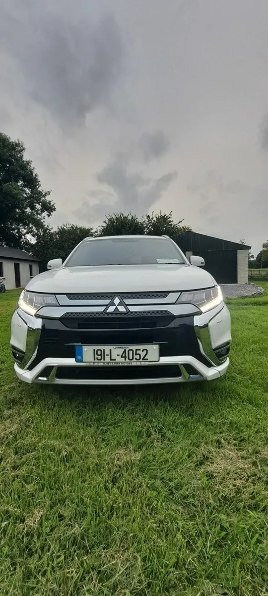2019 Mitsubishi Outlander PHEV 4hs - Image 4