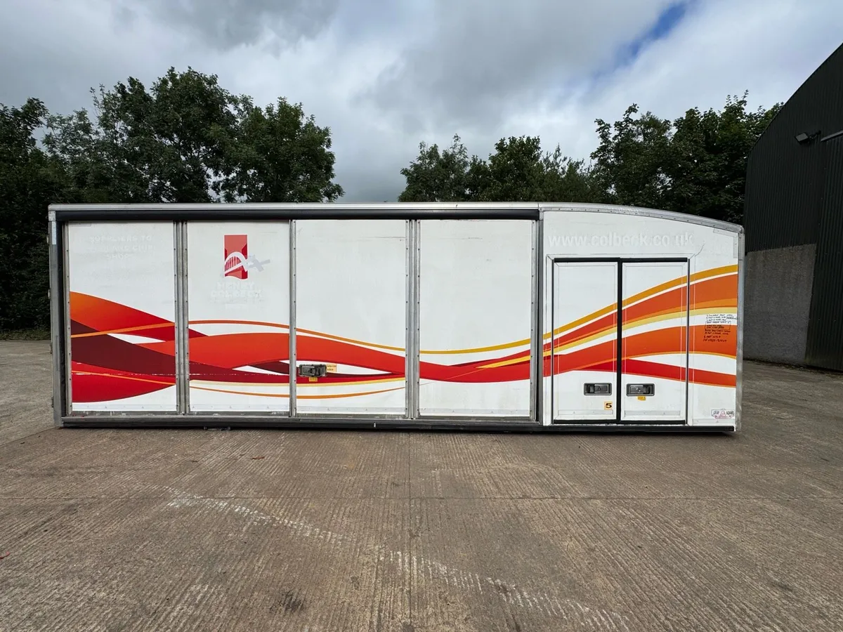 Storage container with insulated compartment - Image 1