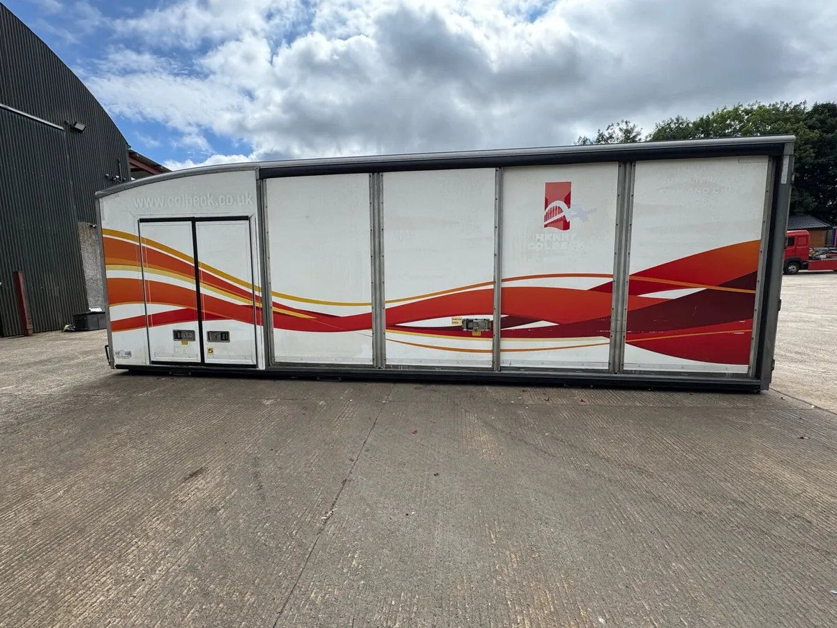 Storage container with insulated compartment - Image 2