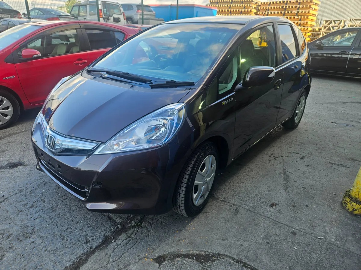 2012 Honda fit Hybrid Automatic - Image 3