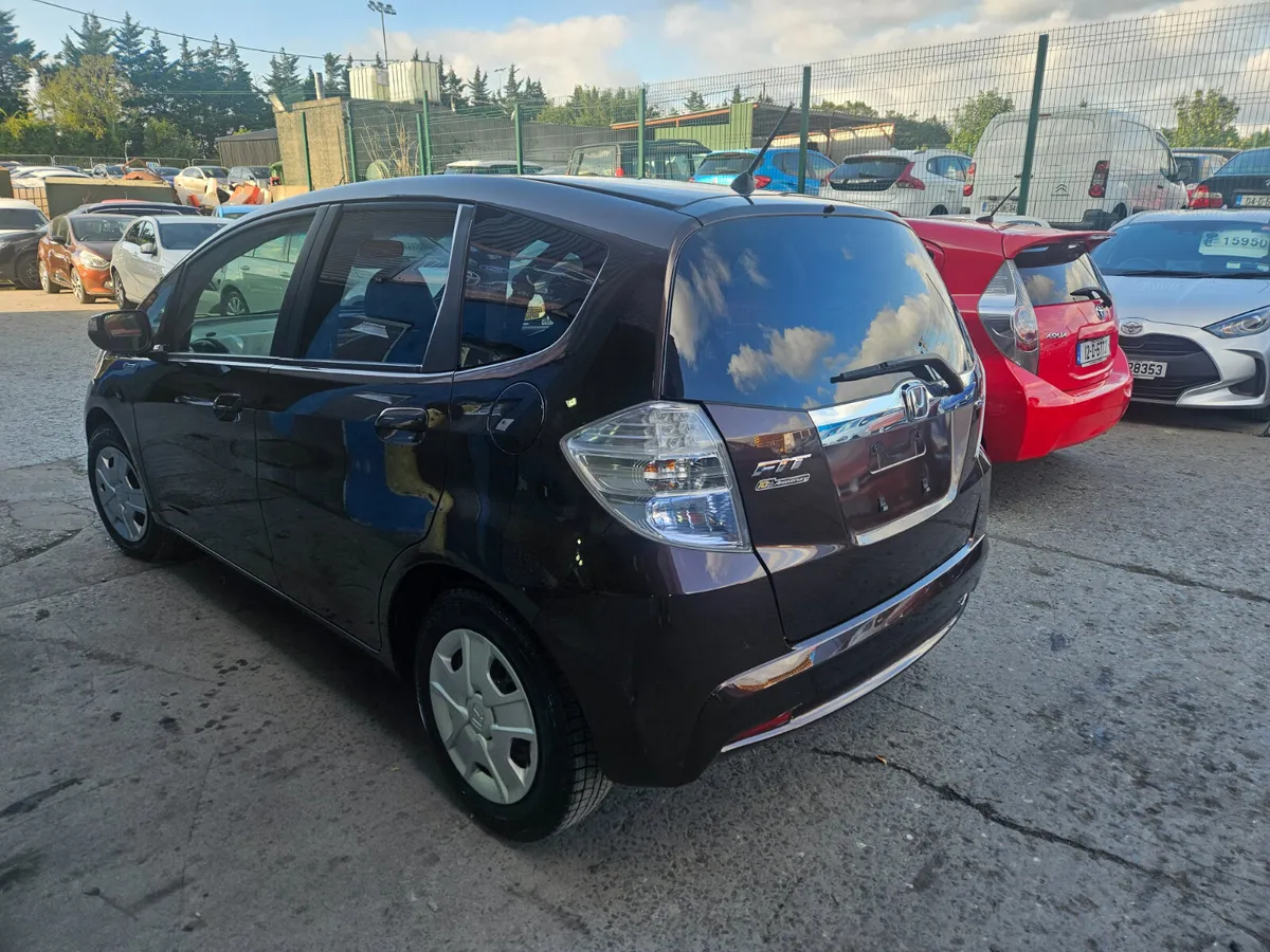 2012 Honda fit Hybrid Automatic - Image 4