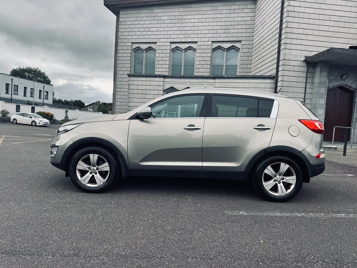 Kia Sportage Top Spec Like New - Image 2