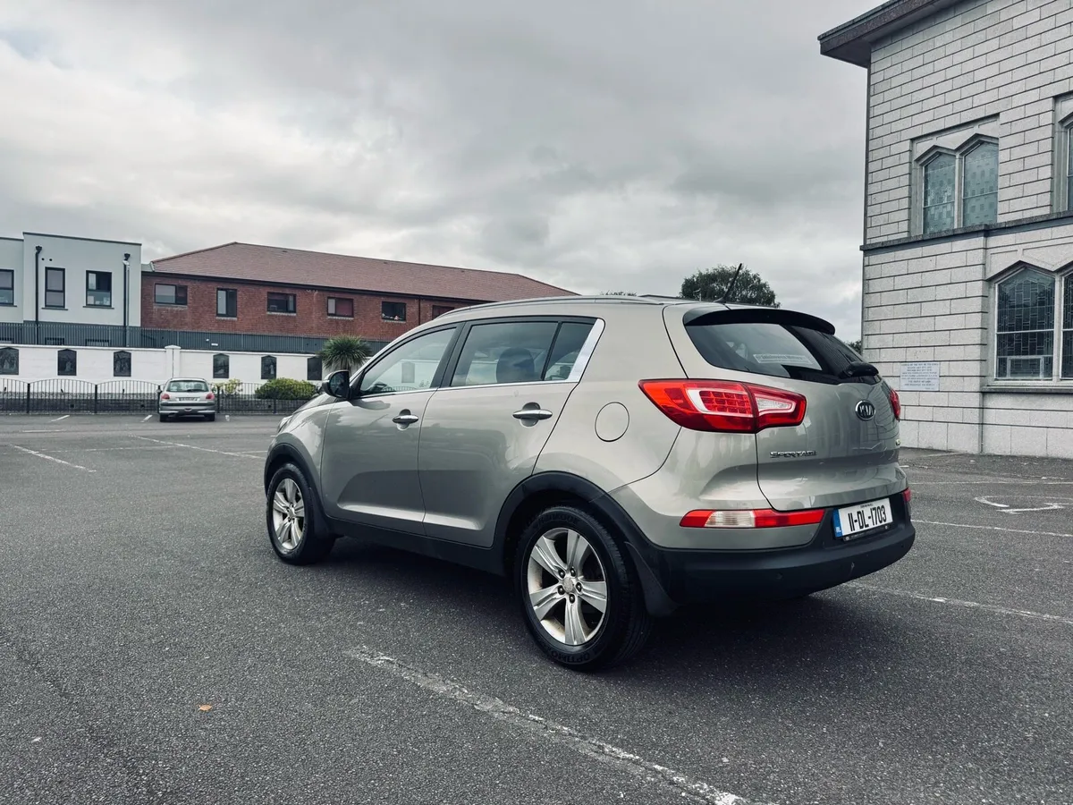 Kia Sportage Top Spec Like New - Image 3
