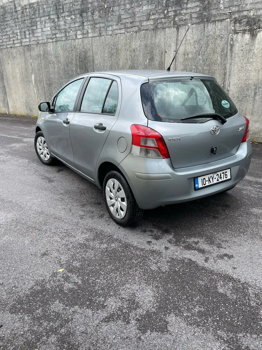 2010 Toyota Yaris - Image 3