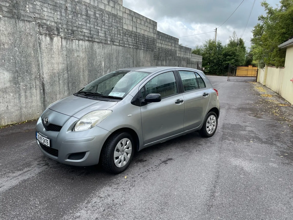 2010 Toyota Yaris - Image 4