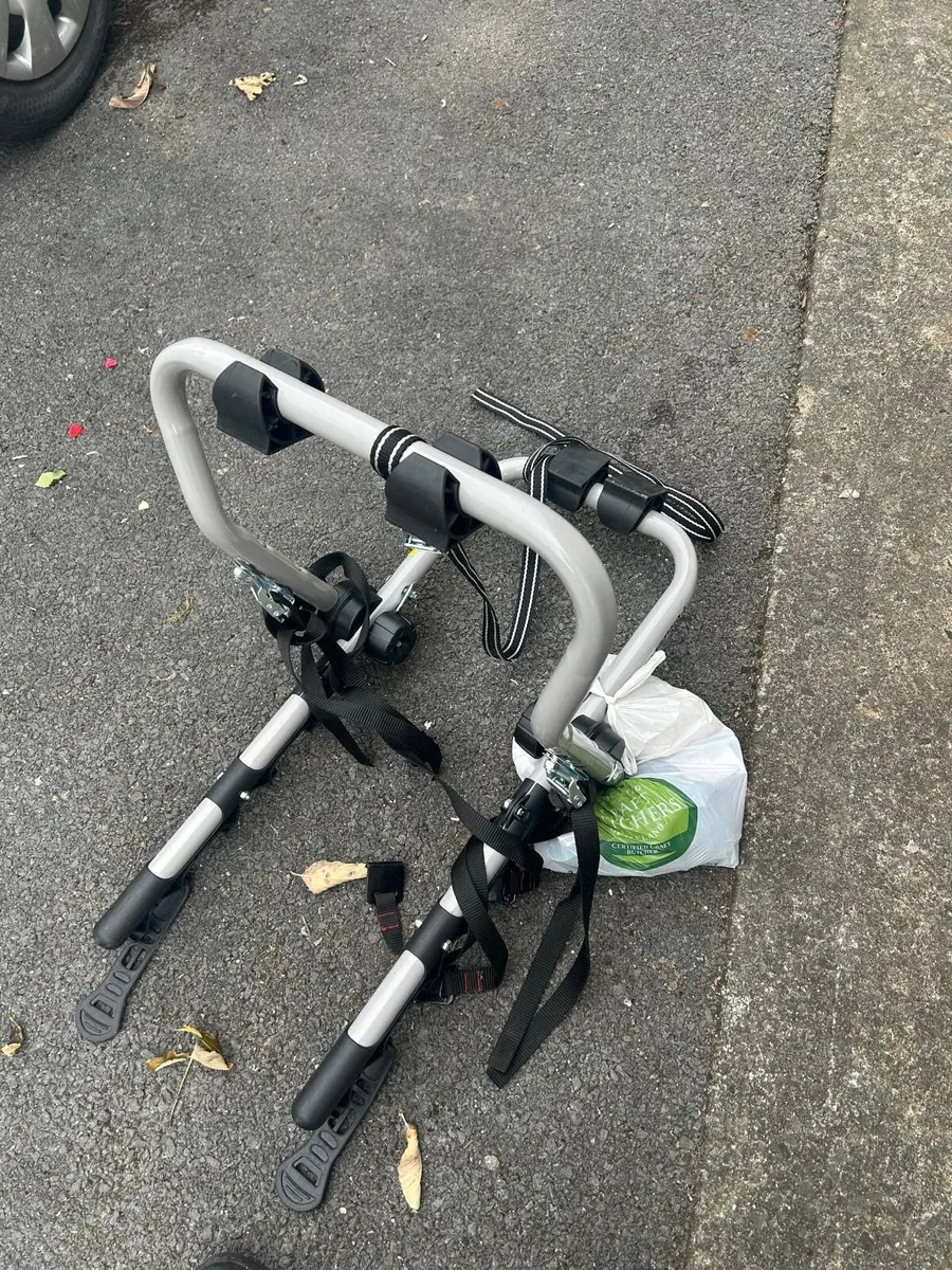 Rear door mounted bike rack