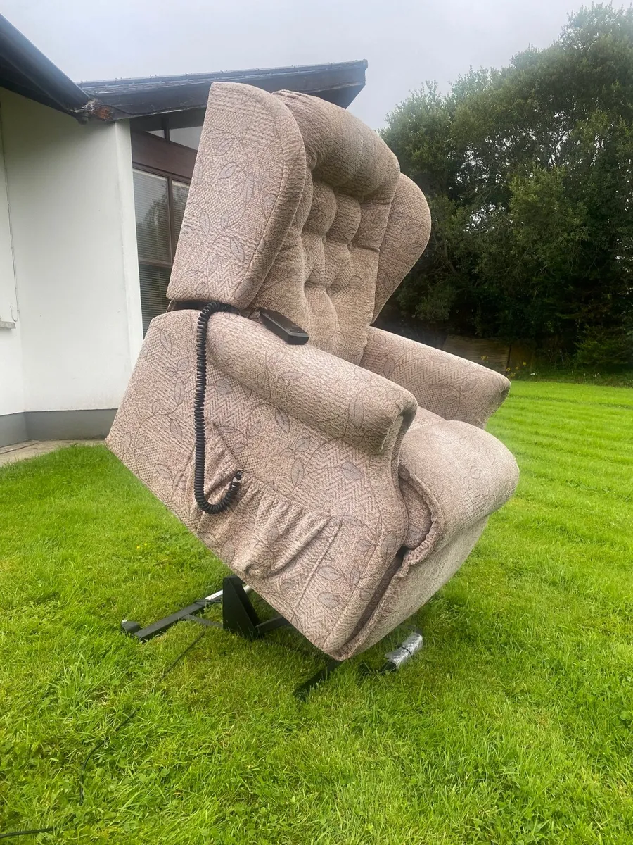 Electric Riser Recliner Mobility Chair - Image 1