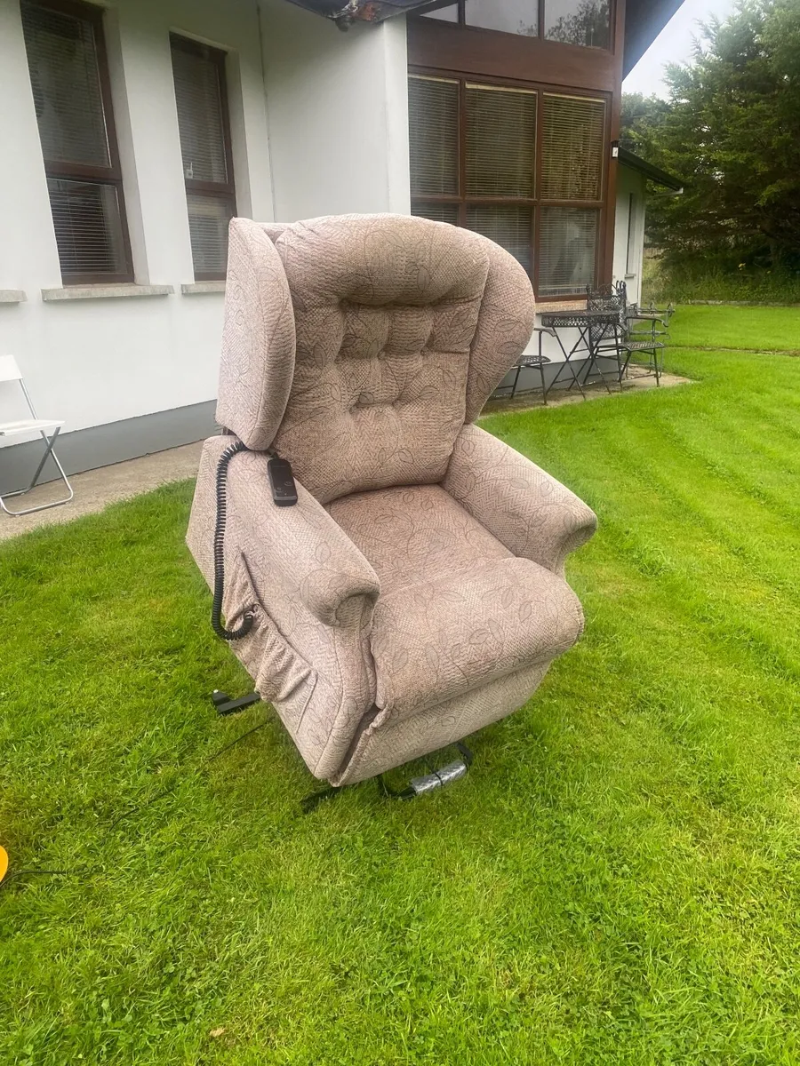 Electric Riser Recliner Mobility Chair - Image 4