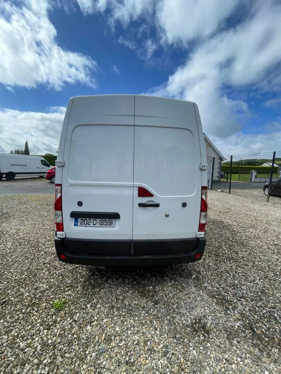 201 Nissan Nv400 LWB - Image 2