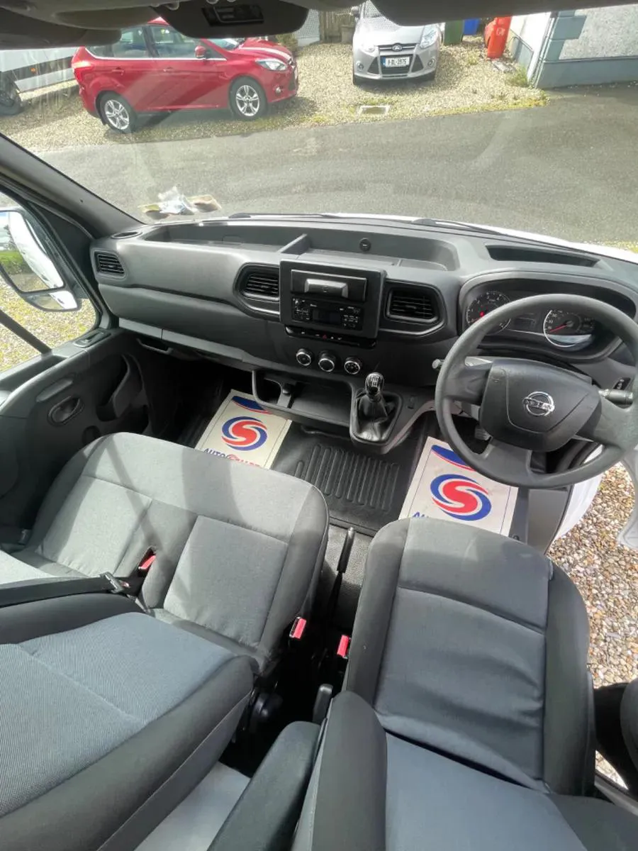 201 Nissan Nv400 LWB - Image 4