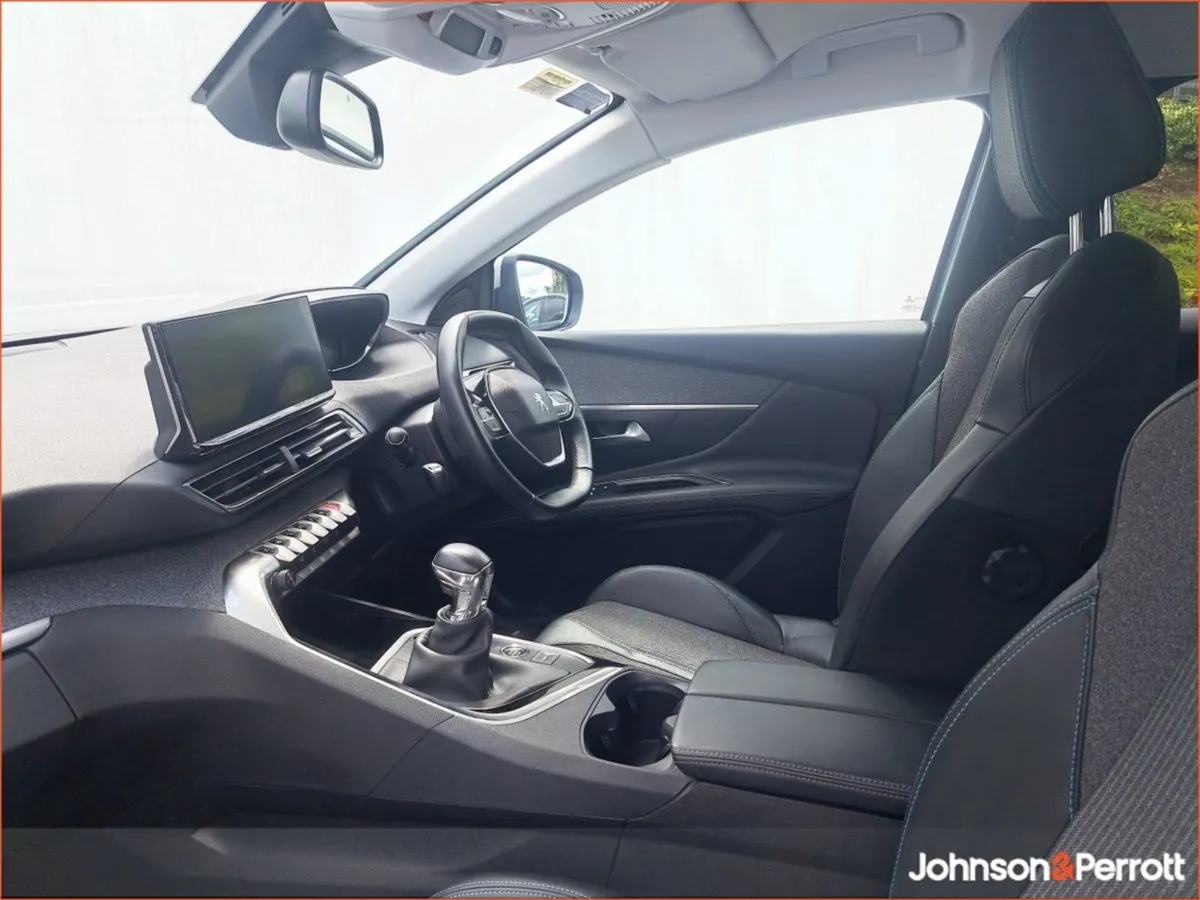 Peugeot 3008 1.2 Puretech 130bhp Allure - Image 3
