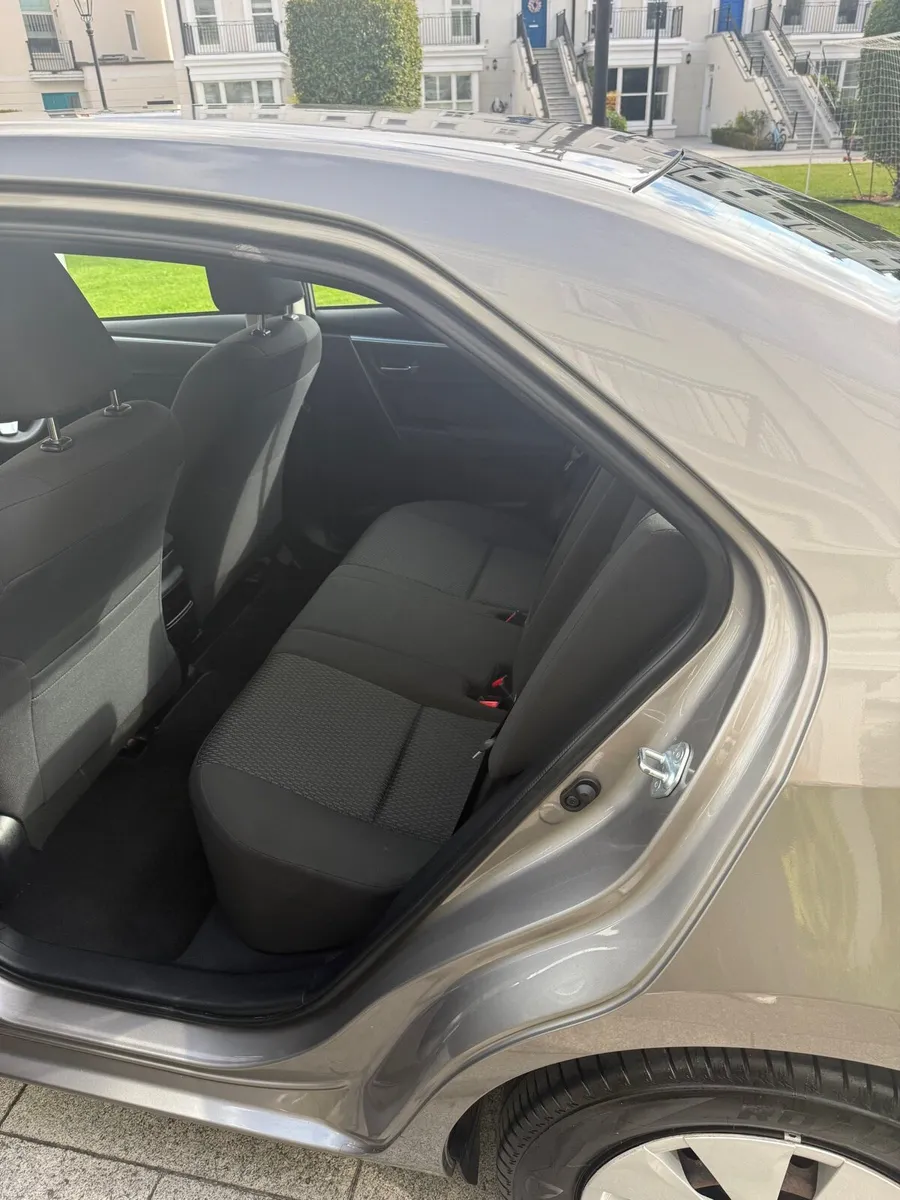 2015 Toyota Corolla 1.33 petrol terra 4 door - Image 3