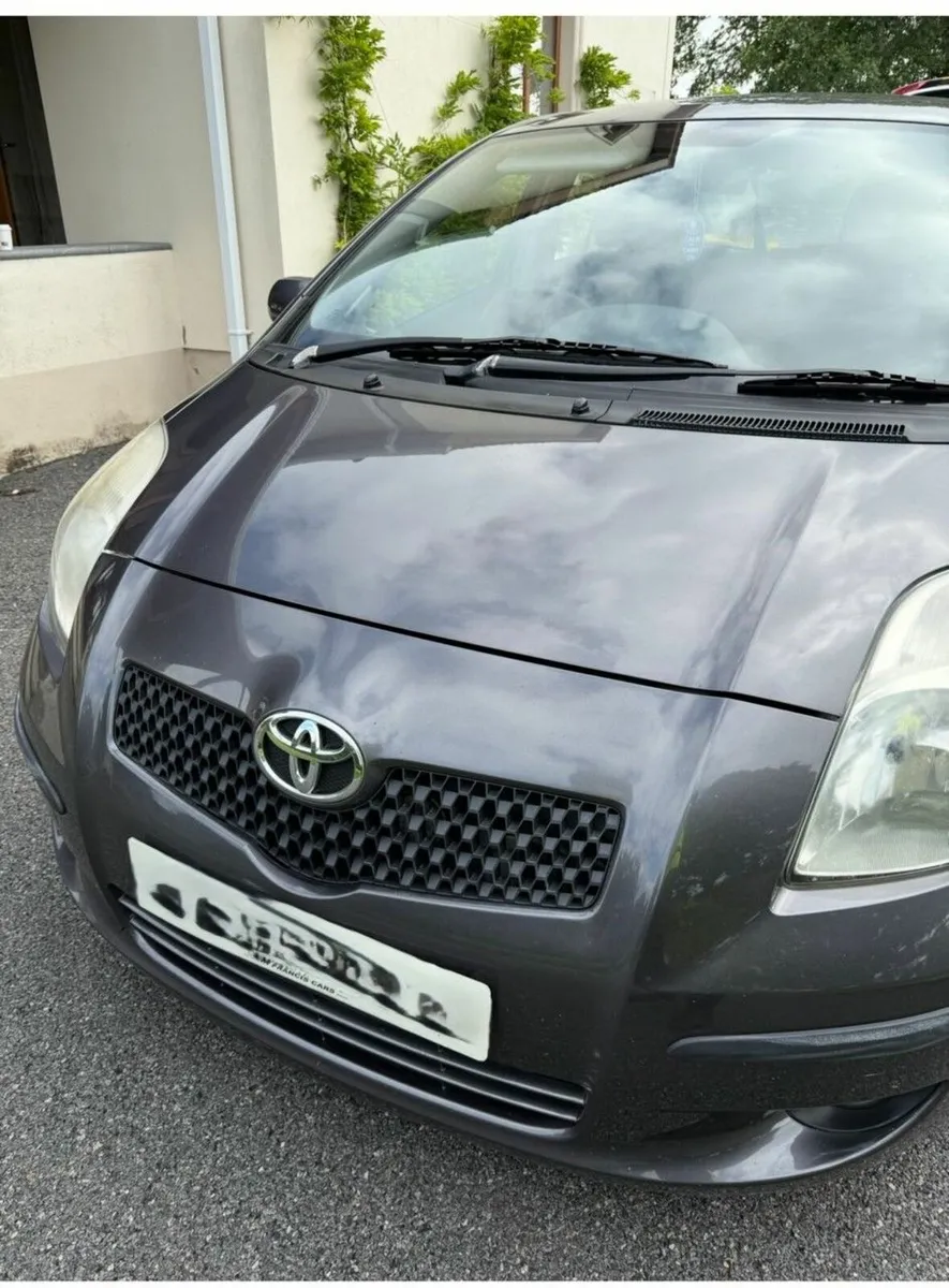 Toyota Yaris 2009 - Image 1