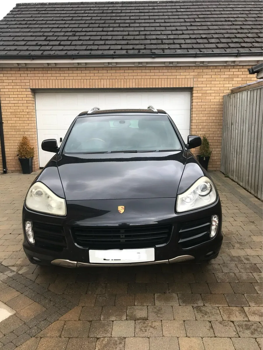 Porsche Cayenne - Image 1