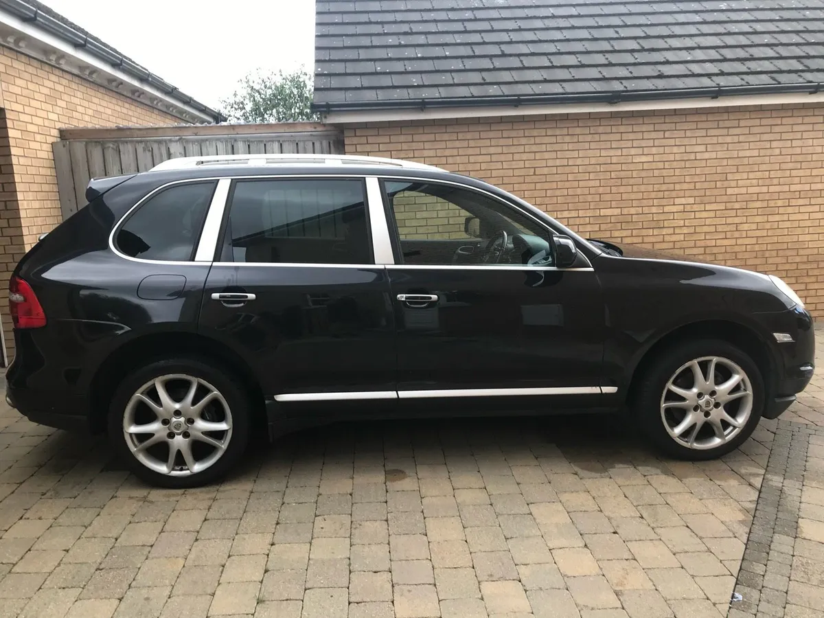 Porsche Cayenne - Image 3