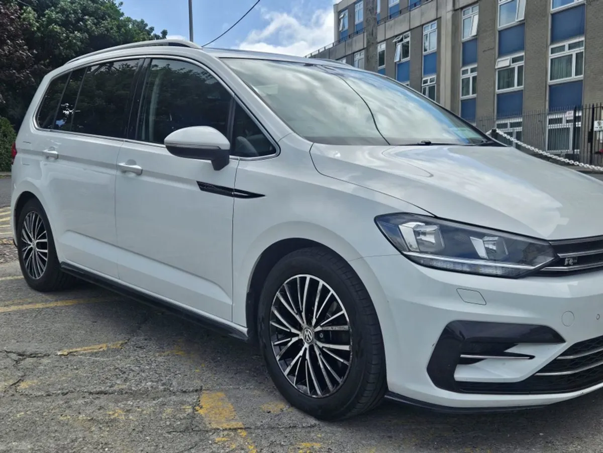 Volkswagen Touran Highline Bluemotion 1.6 TDI M6 - Image 2