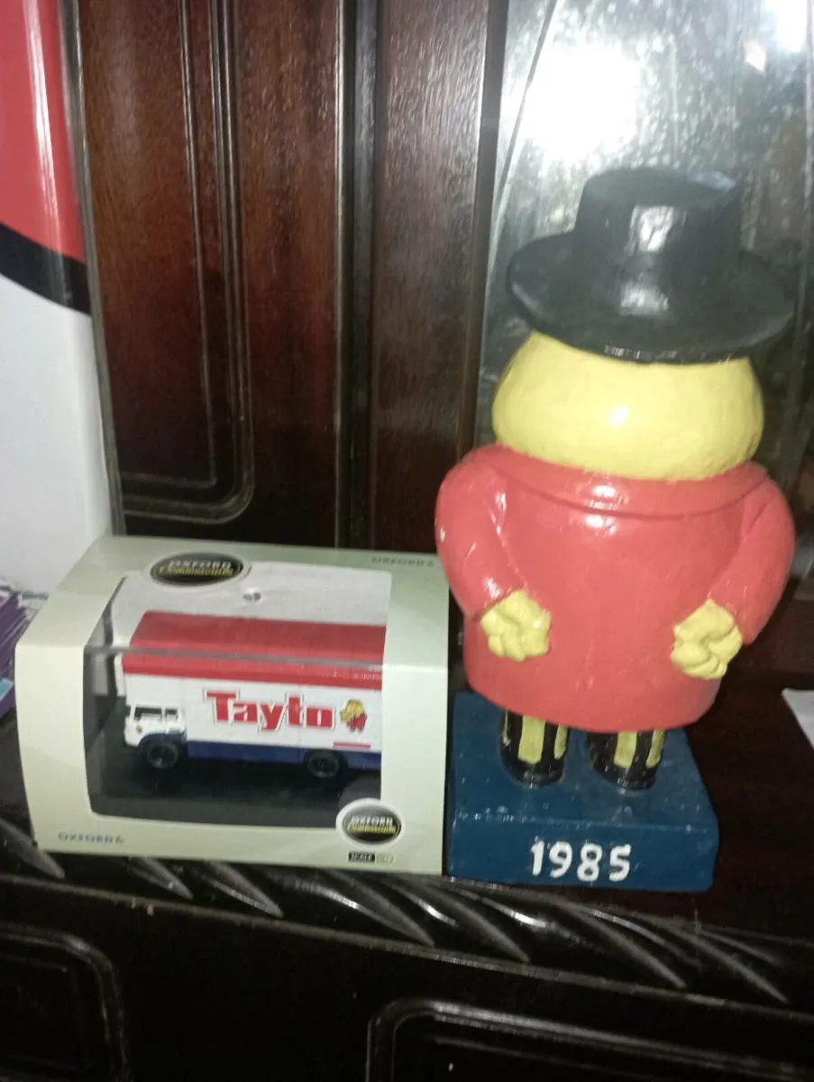 OXFORD  MR TAYTO  TX TRUCK &MR TOYTO RESIN FIGURE. - Image 2