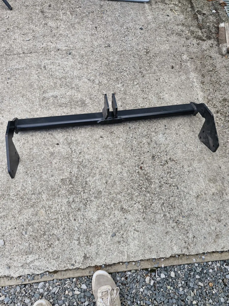 Mercedes vito van tow bar - Image 1