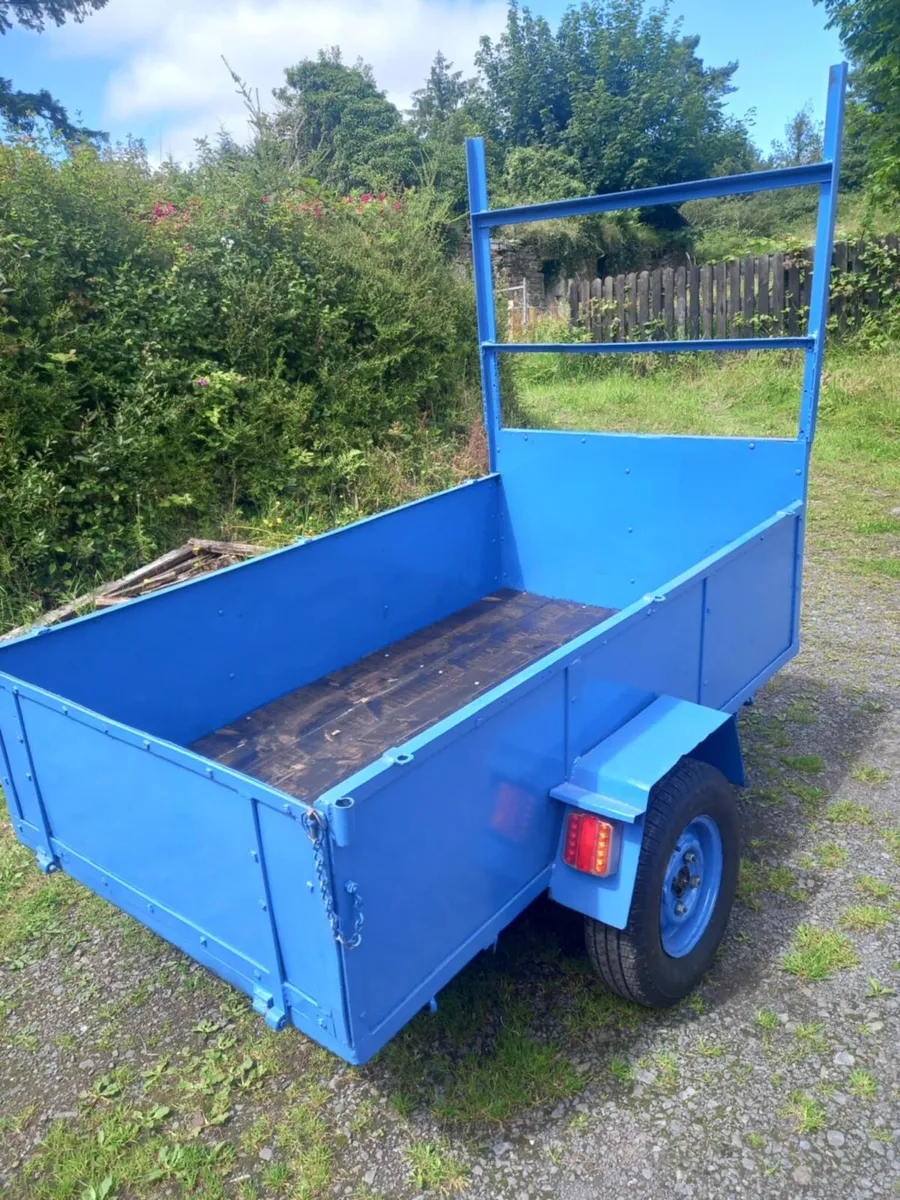 Trailer - Image 1