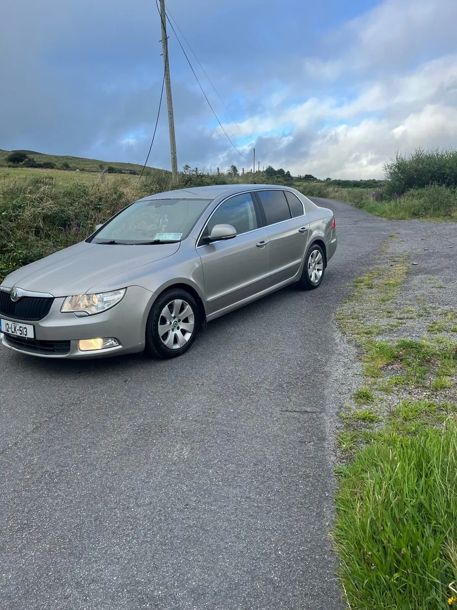 Skoda Superb 2012 - Image 2