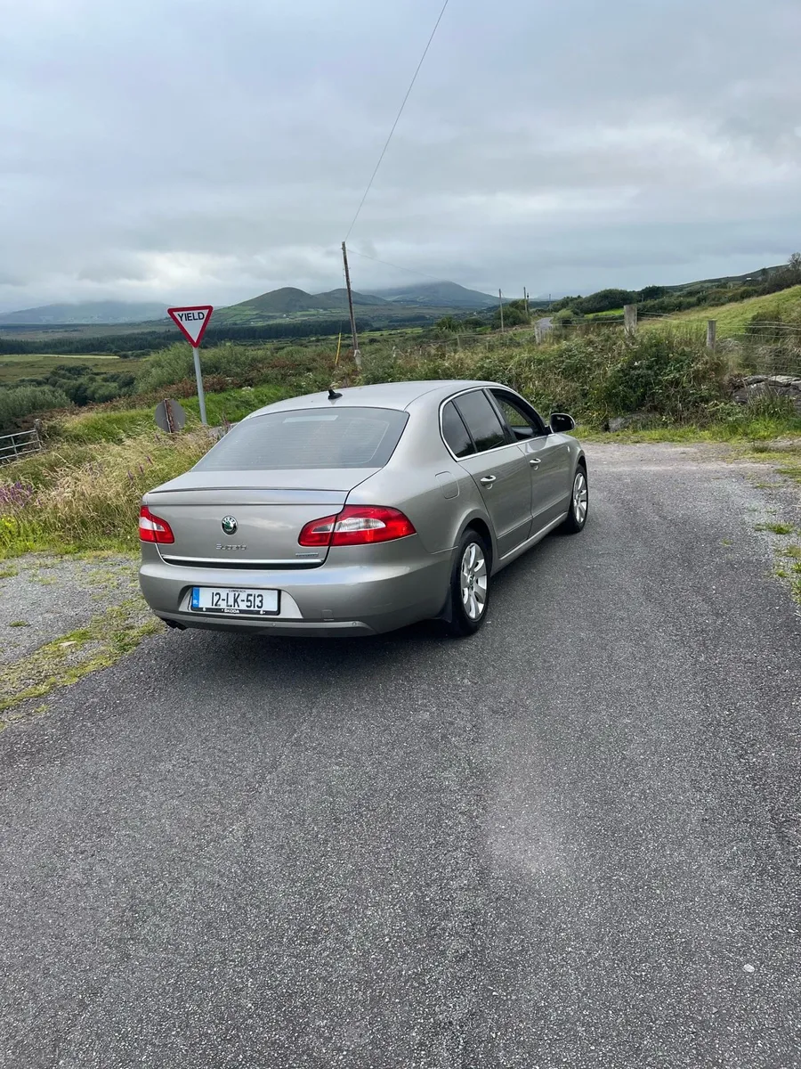 Skoda Superb 2012 - Image 4