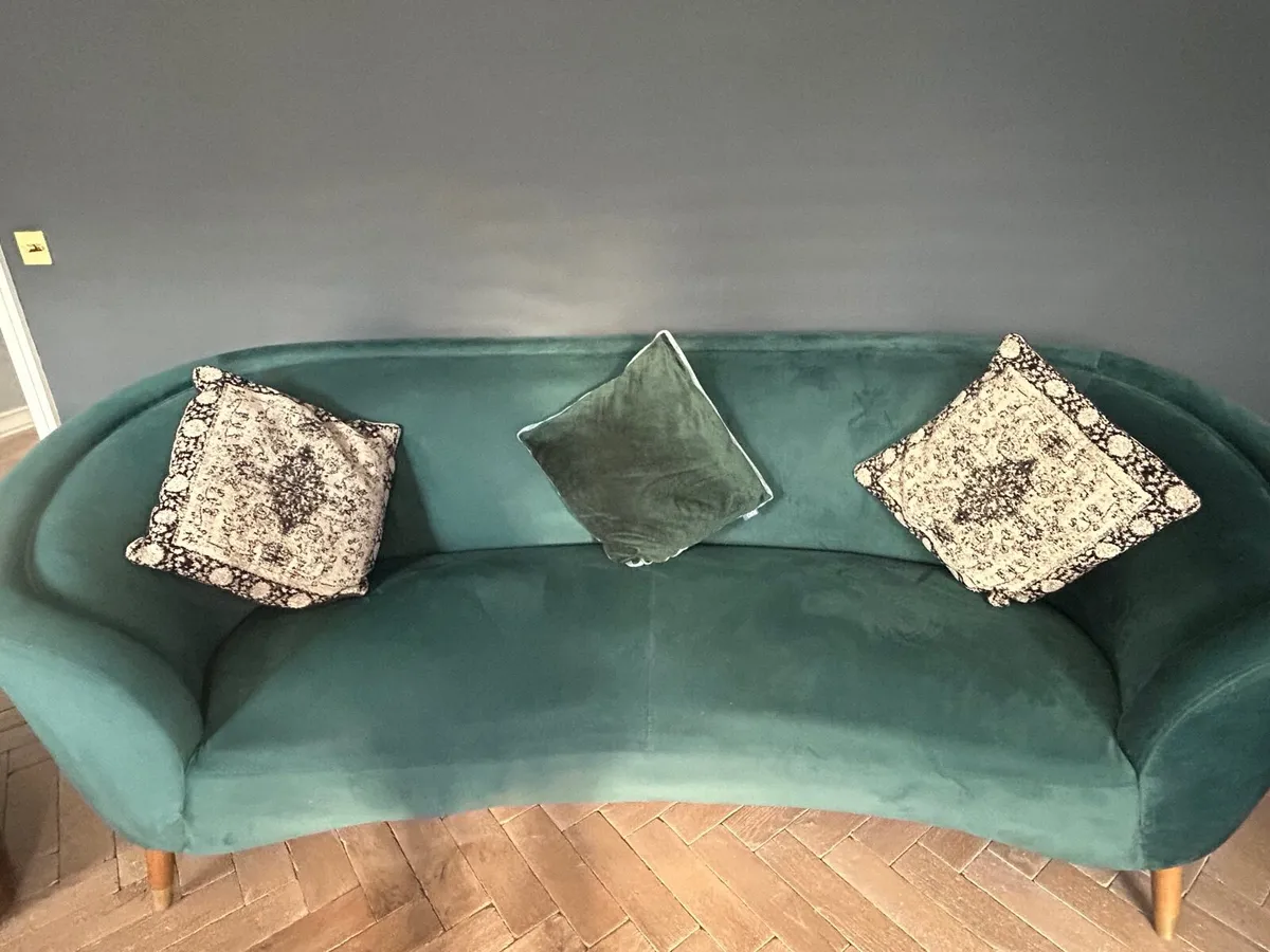 Couches - Image 2