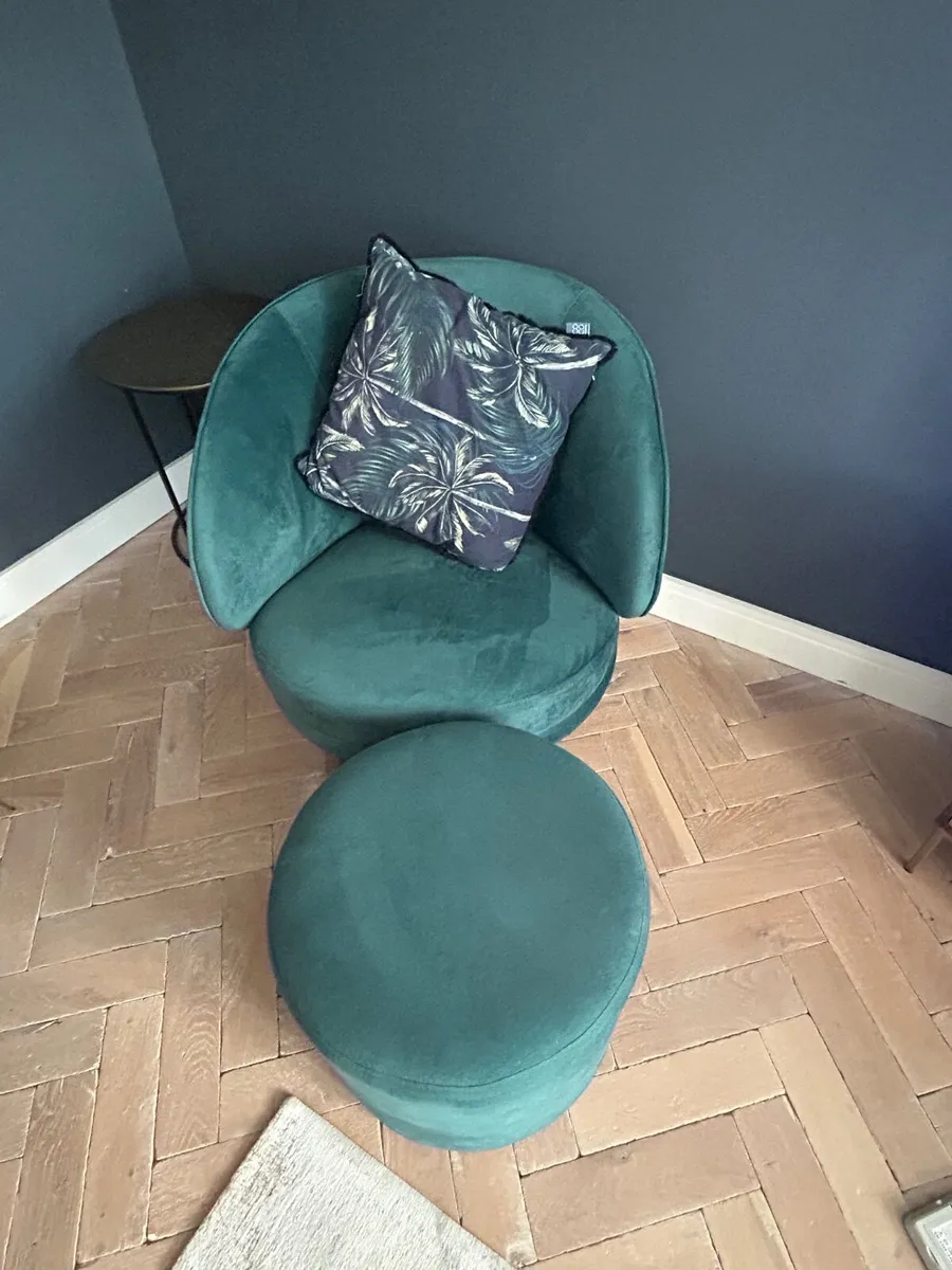 Couches - Image 3