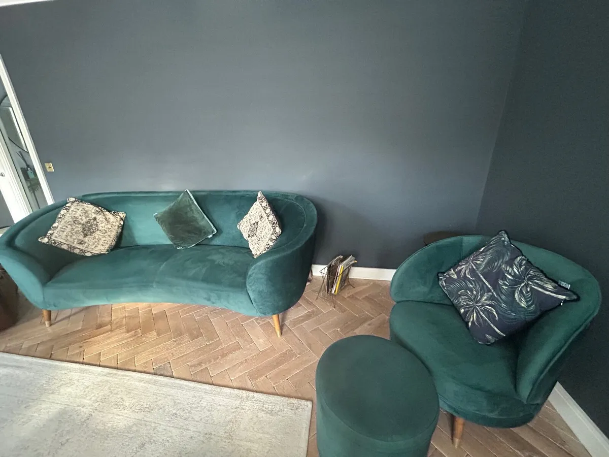 Couches - Image 4