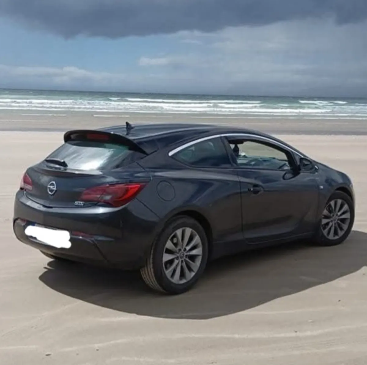2015 opel astra j Gtc 1.6 diesel - Image 2