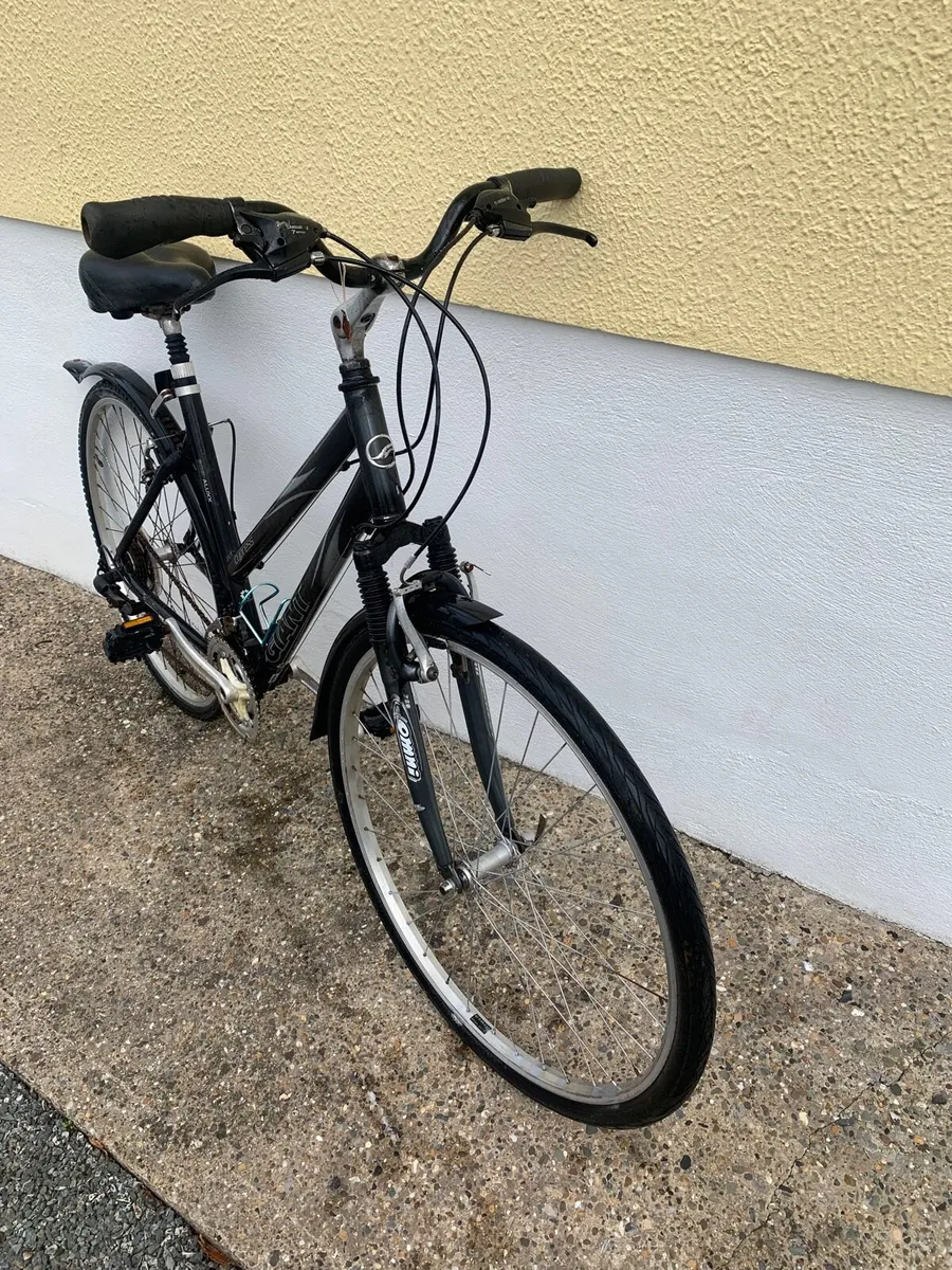 Ladies Hybrid Bike - Image 4