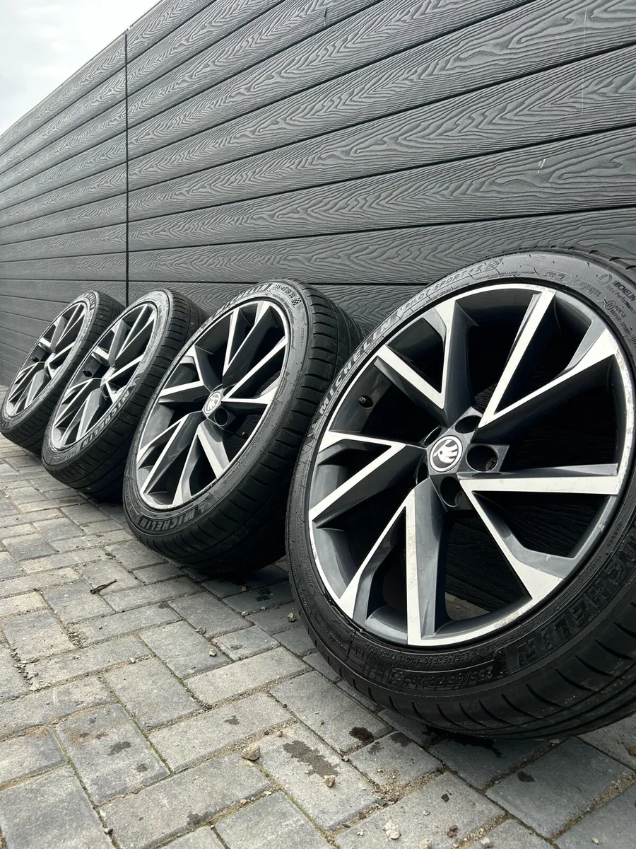 20” GENUINE SKODA KODIAQ ALLOY WHEELS & TYRES - Image 1
