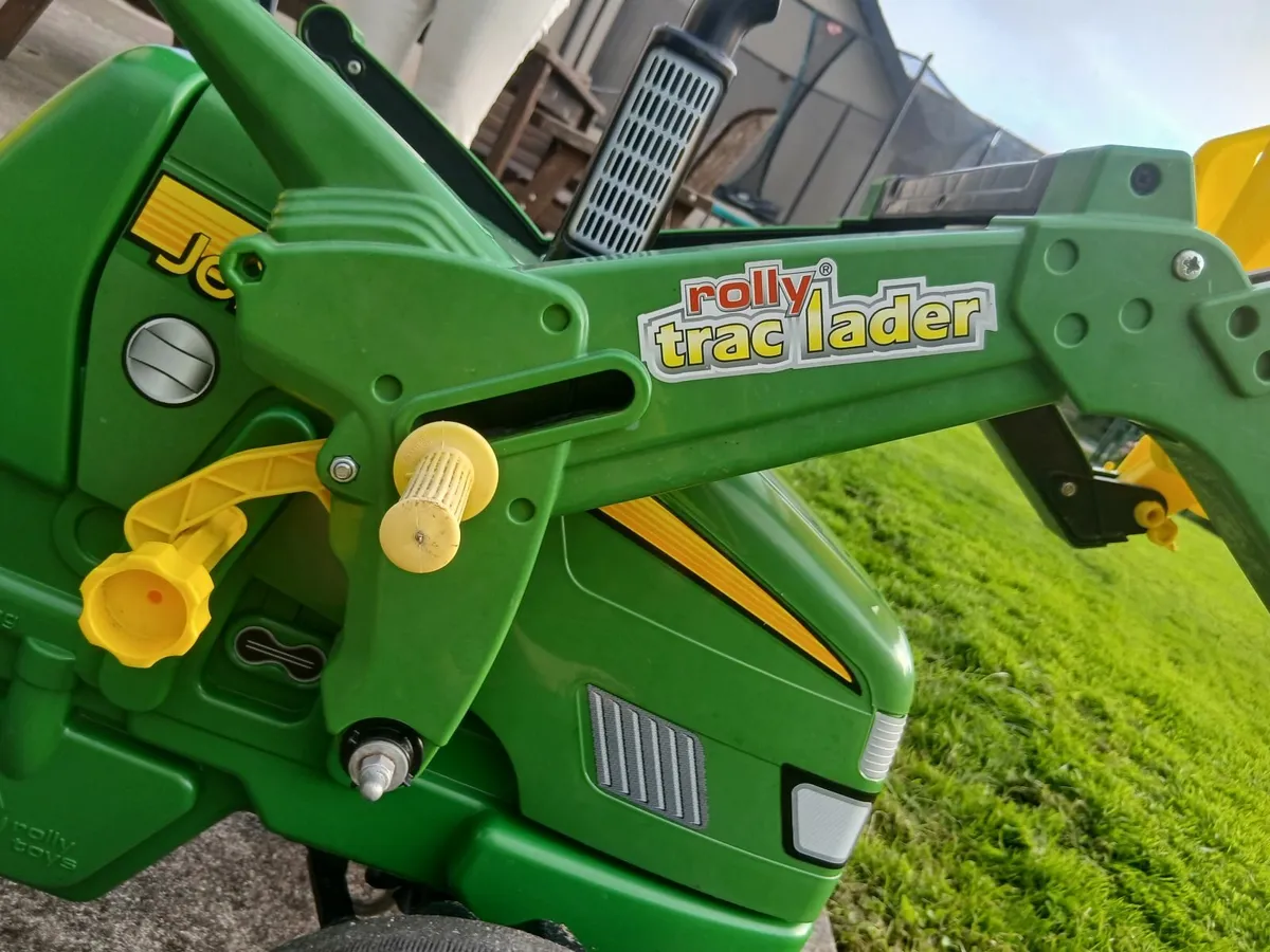 Rolly tractor and digger - Image 2