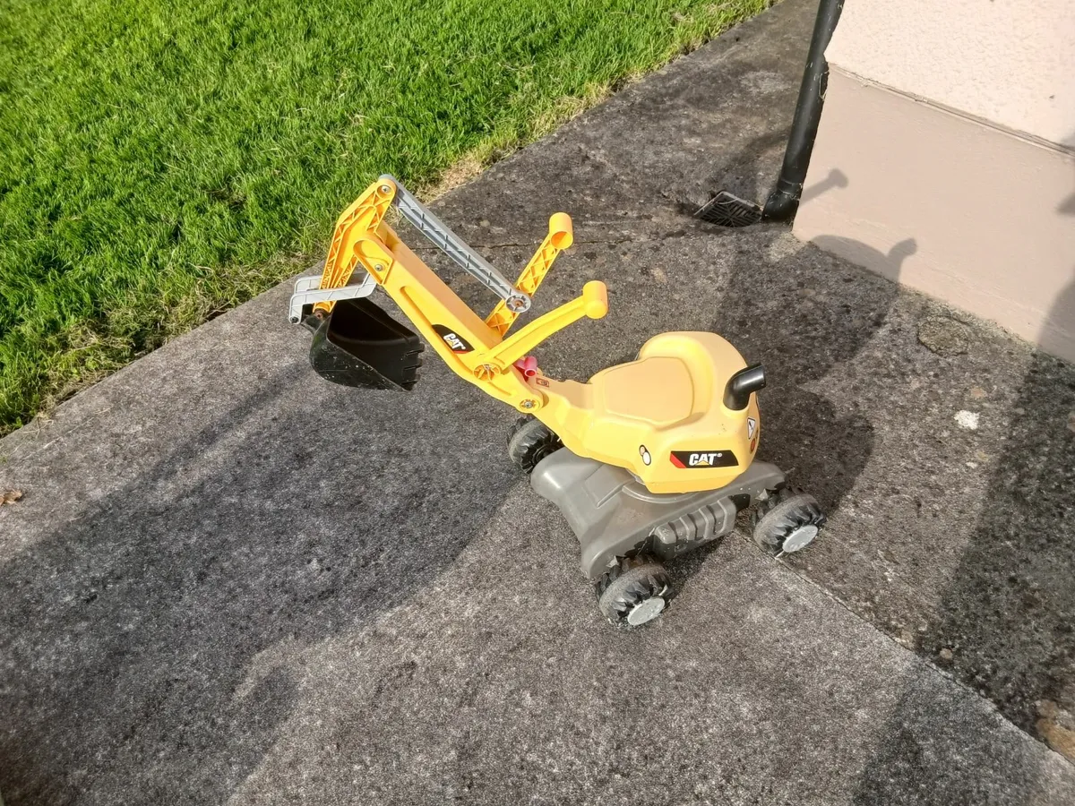 Rolly tractor and digger - Image 3
