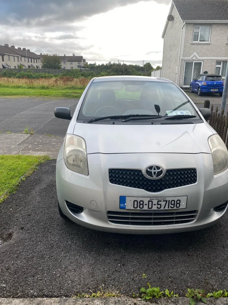 €2000 // Toyota Yaris 08 - Image 2