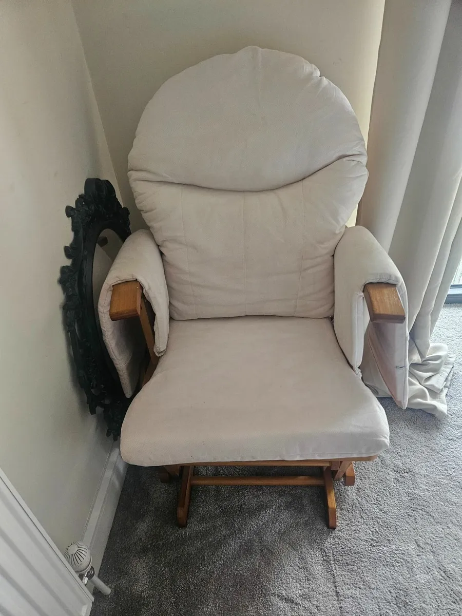 Newborn friendly rocking chair - Image 1