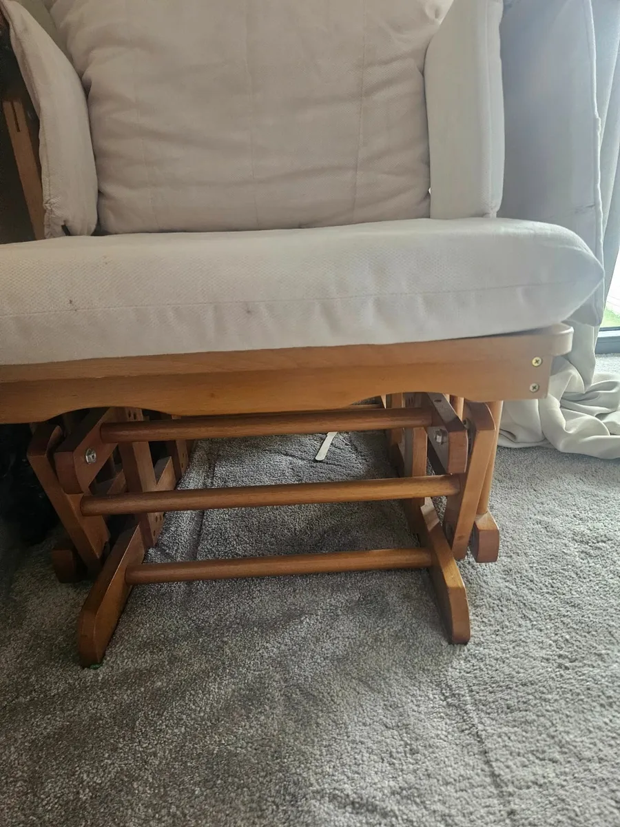 Newborn friendly rocking chair - Image 2