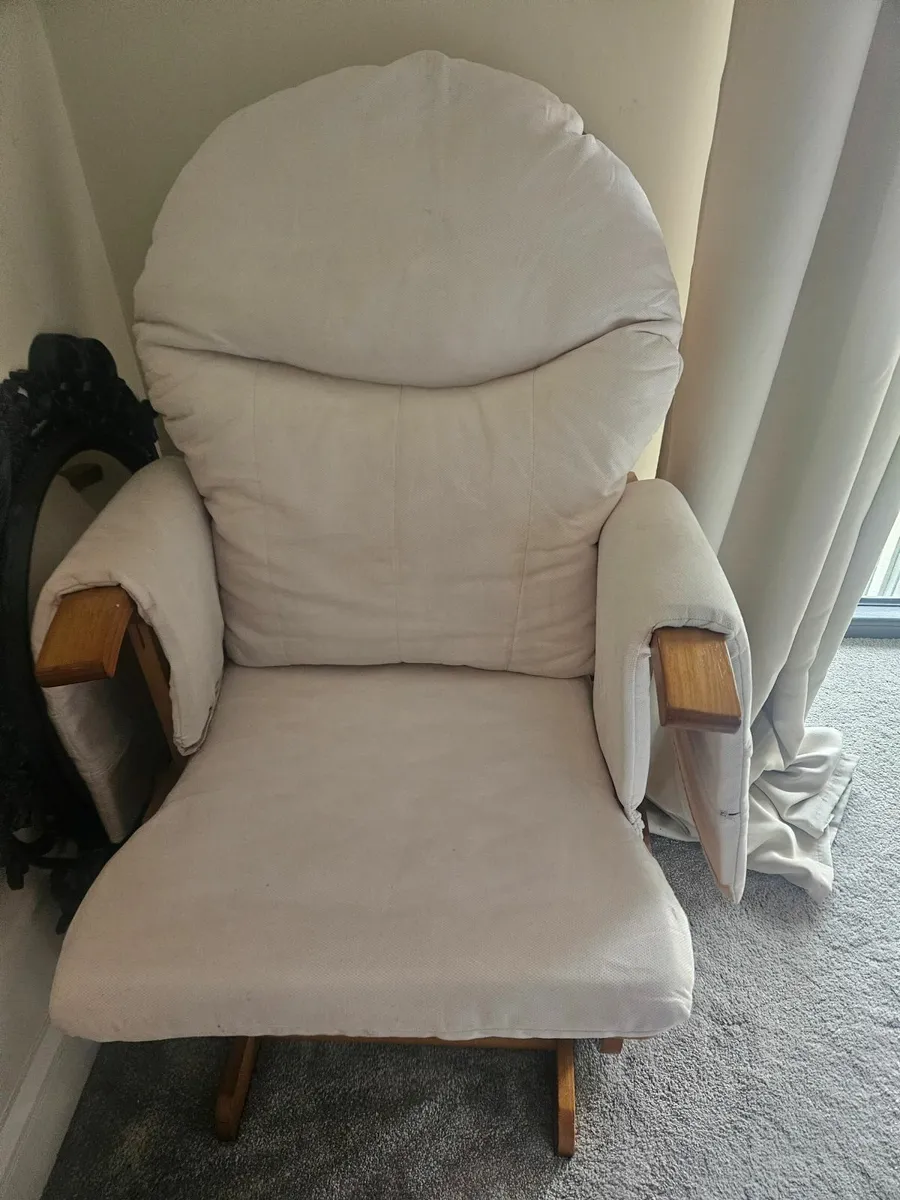 Newborn friendly rocking chair - Image 3