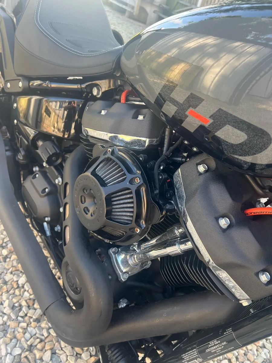 Harley Davison Fat Bob - Image 2