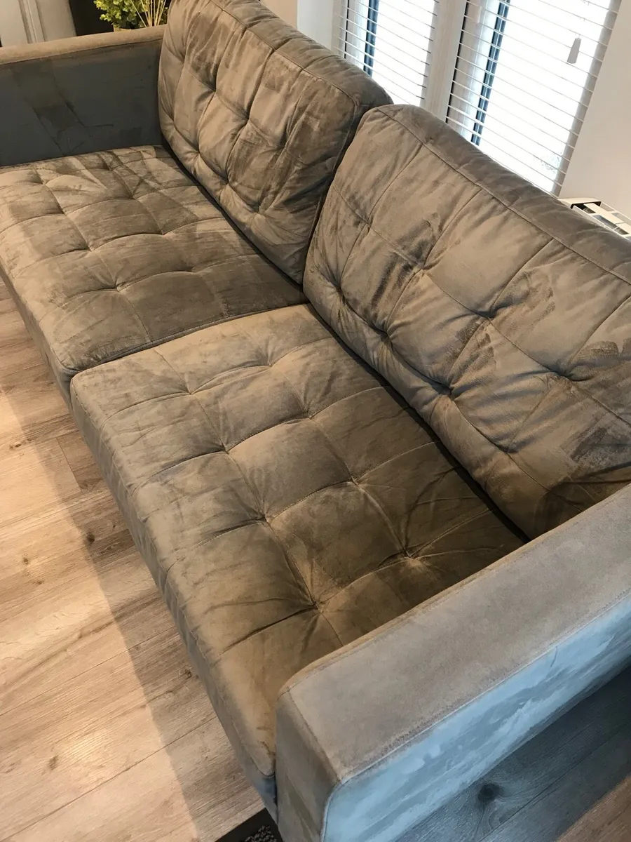 Lovely silver / grey velour couch - Image 4