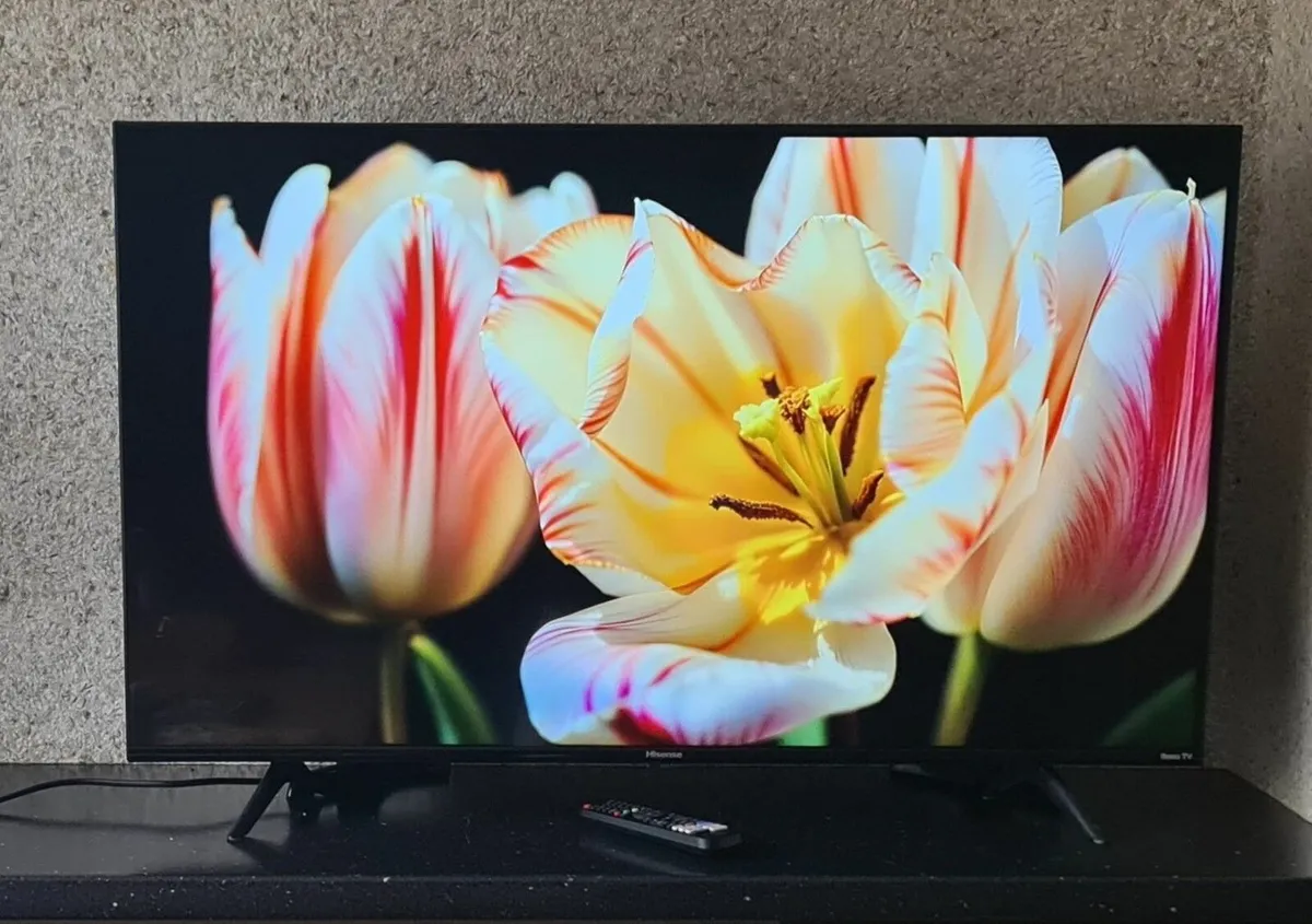 Hisense Roku 43" Smart 4K LED TV – Model R43A7200G - Image 2