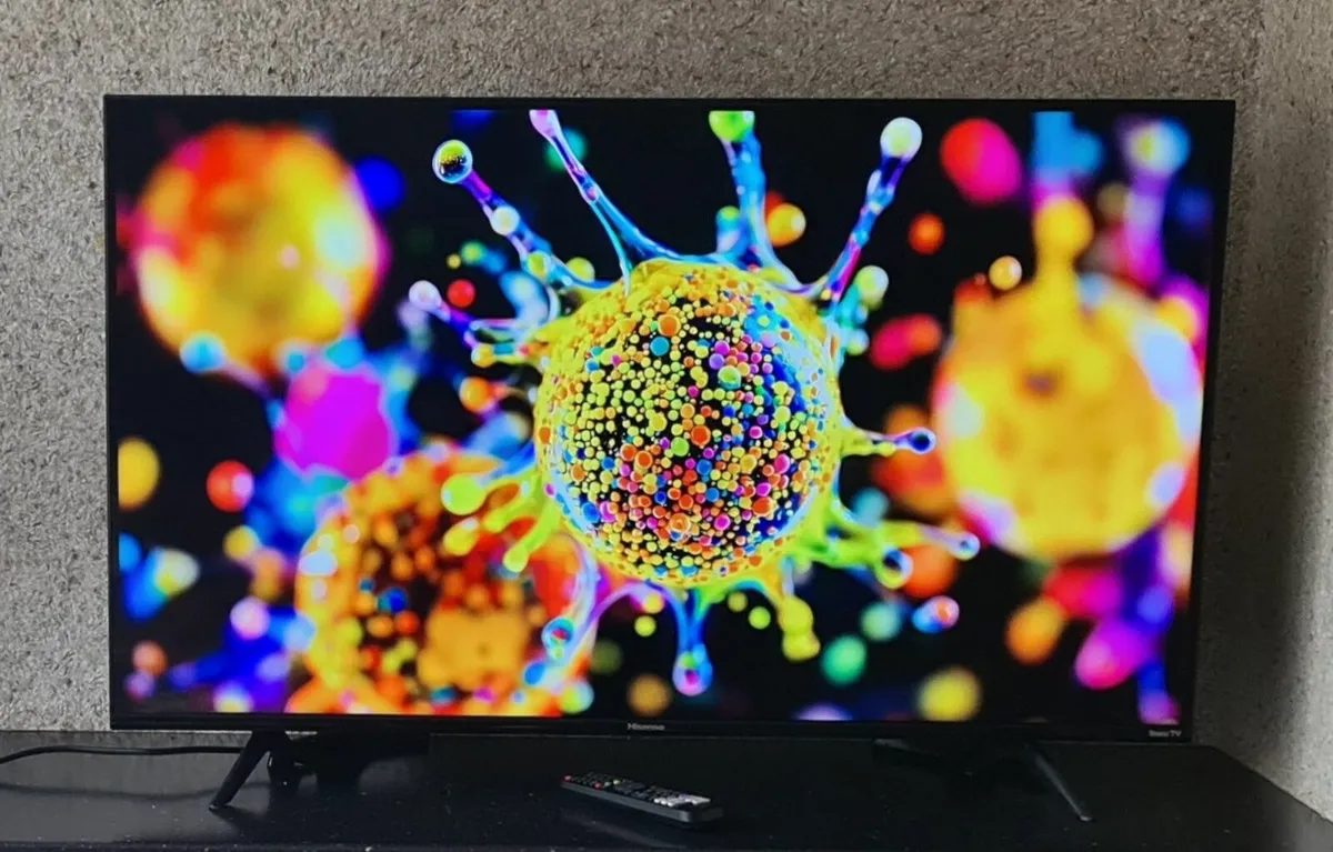 Hisense Roku 43" Smart 4K LED TV – Model R43A7200G - Image 3