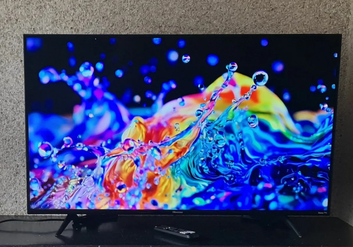 Hisense Roku 43" Smart 4K LED TV – Model R43A7200G - Image 4