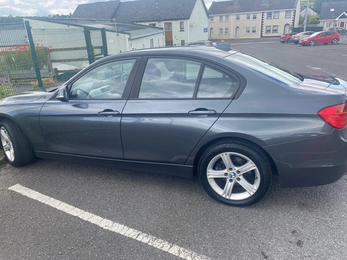 BMW 3-Series 2012 - Image 2