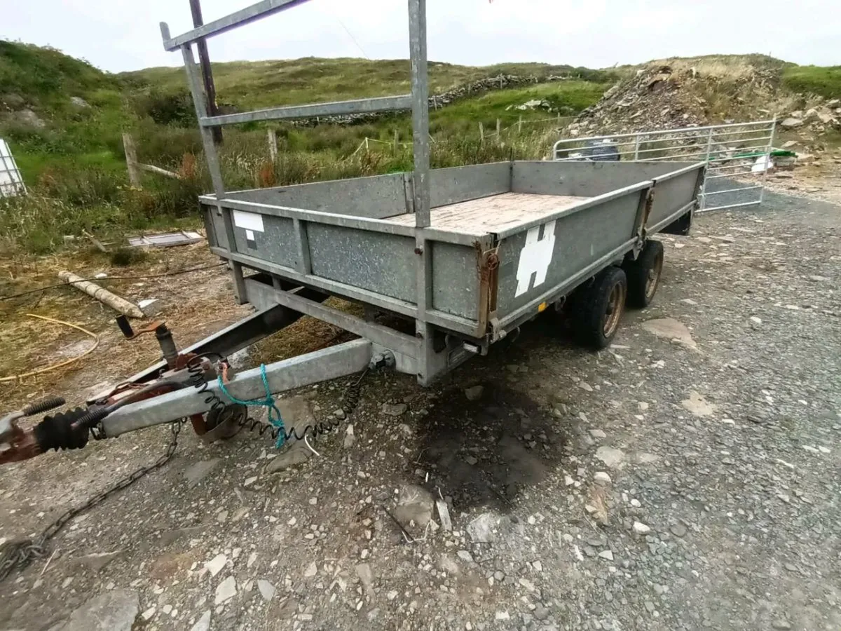 Trailer - Image 1