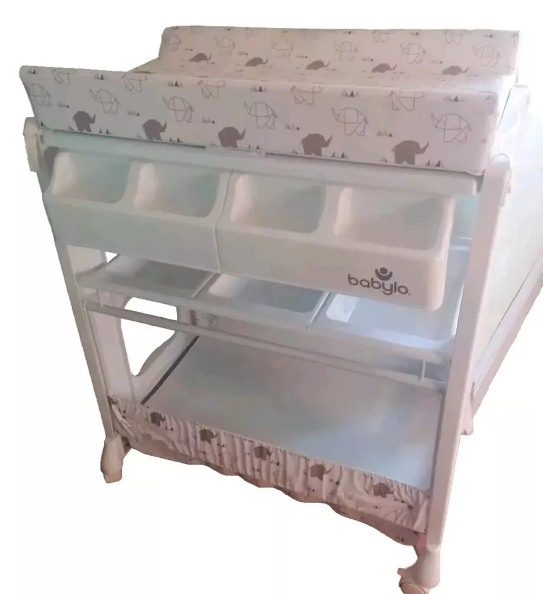 Babylo changer with bath tub - Image 3