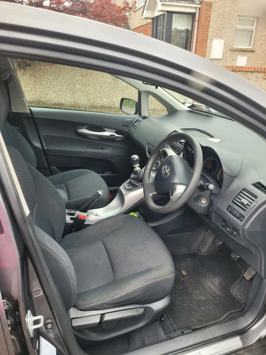 Toyota Auris - Image 2