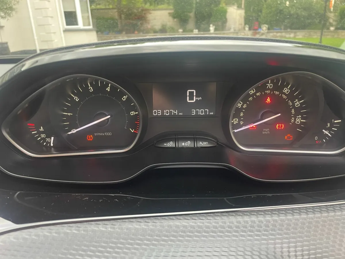 Peugeot 2008 2017 - Image 1