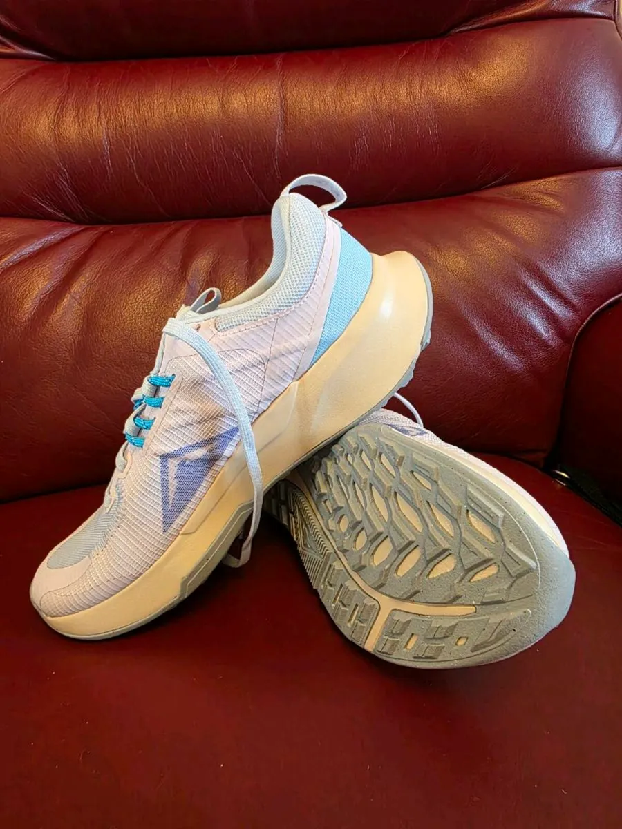 Nike Trainers size 5UK - Image 2